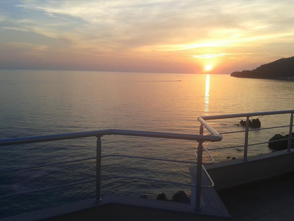 Magic Ionian Apartments & Rooms Himare Buitenkant foto